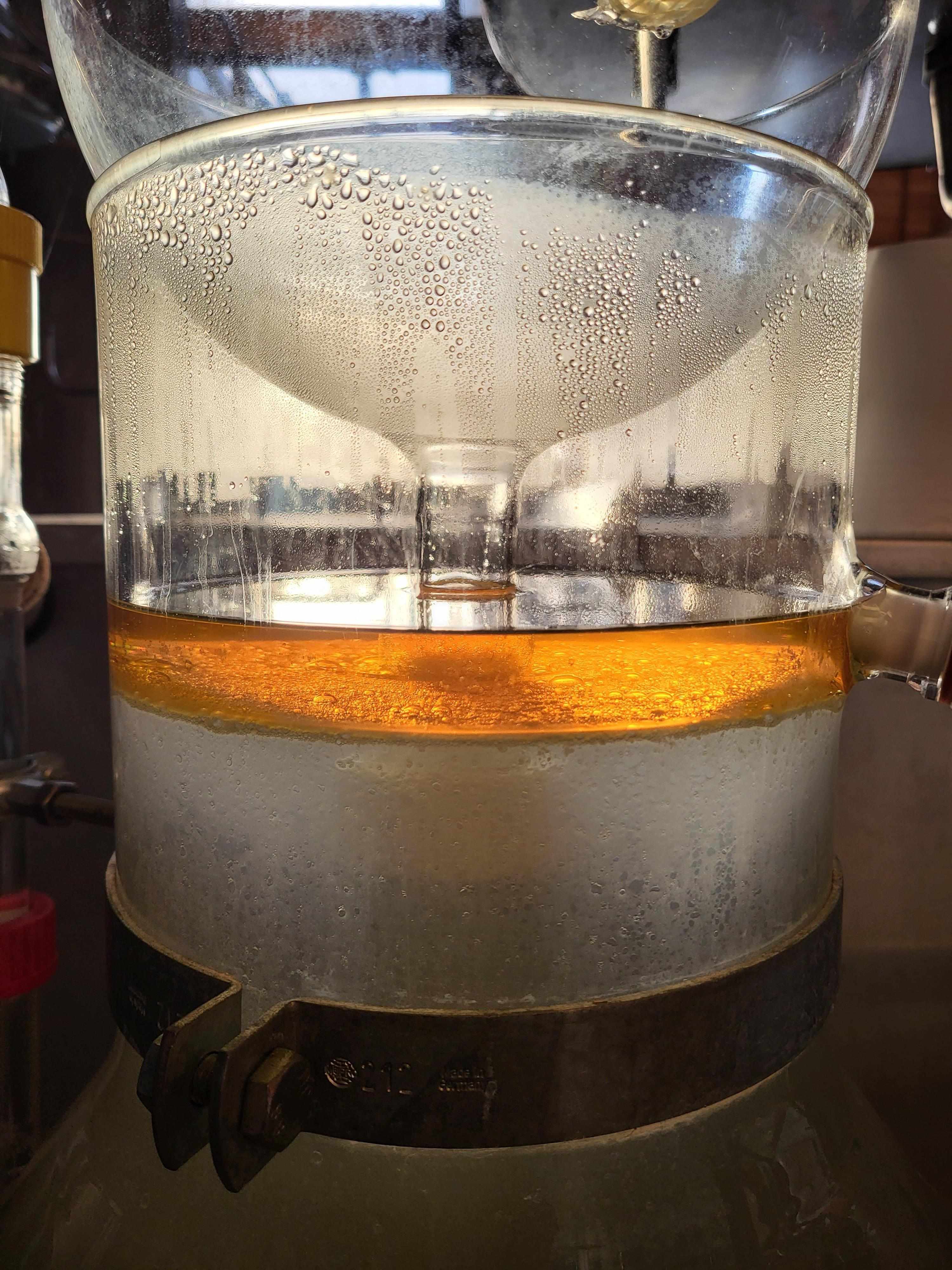 Decouvrez la distillation Hydrolat de Verveine citronnée 100% Bio et Artisanal
