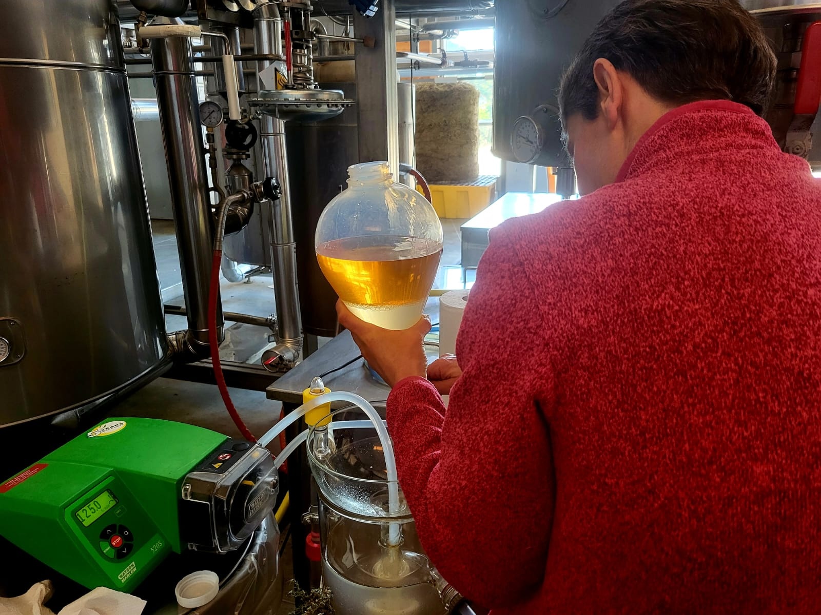 Decouvrez la distillation Hydrolat de Verveine citronnée 100% Bio et Artisanal