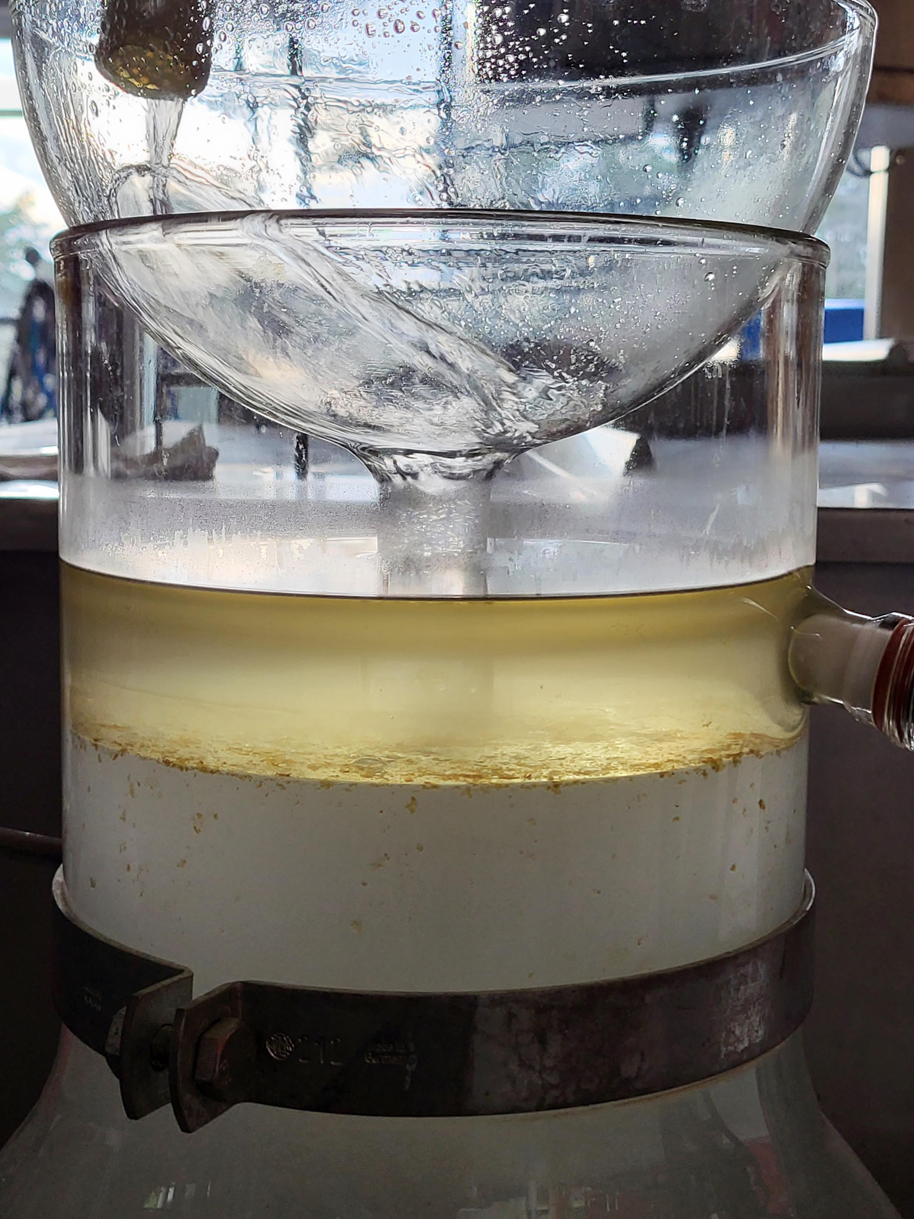 Decouvrez la distillation Hydrolat de Thym thujanol 100% Bio et Artisanal